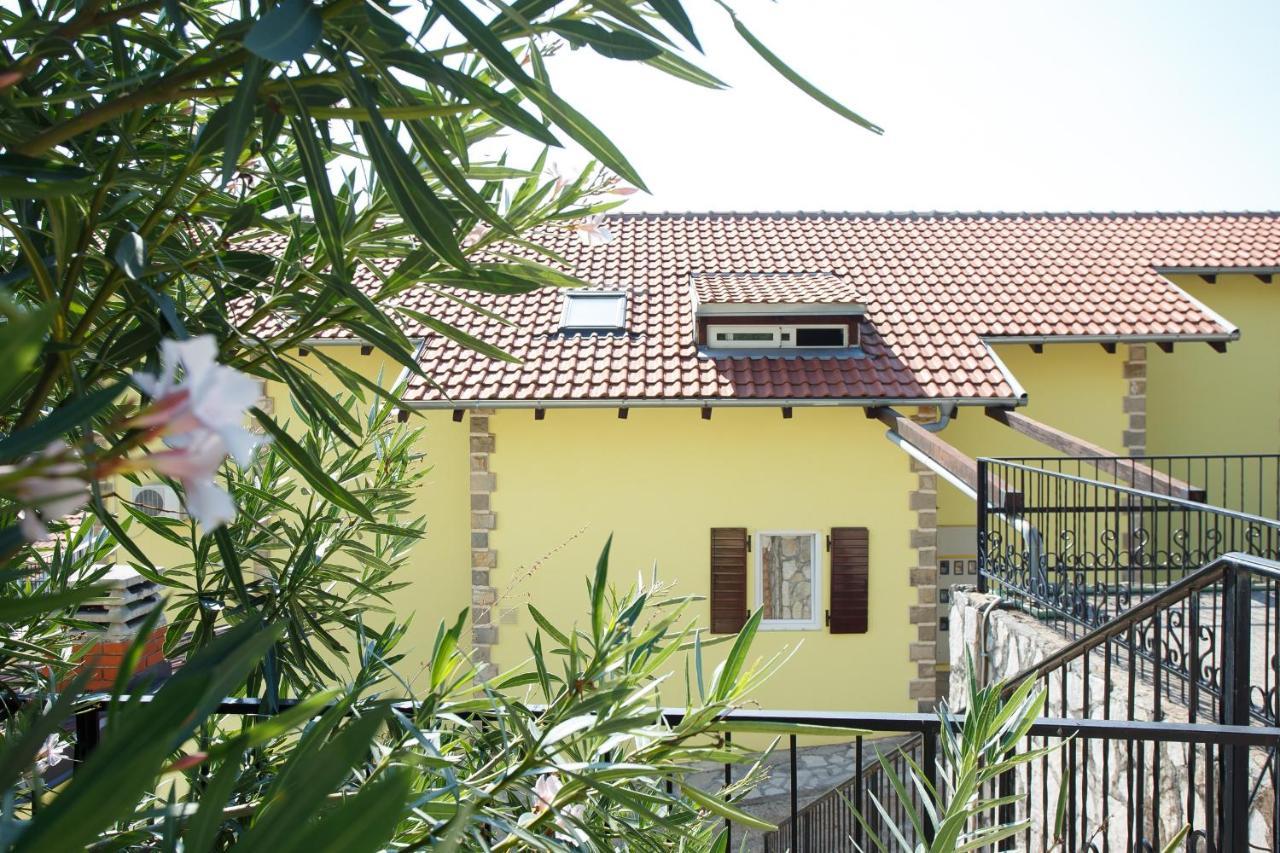 Suntime Apartment Tivat Exterior photo